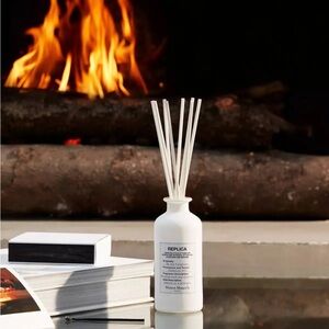 Maison Margiela Replica Diffuser - By the Fireplace 6.2 fl oz 185 ml